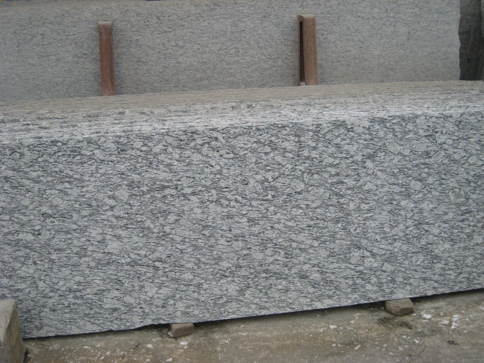 China Factory Manufacture Polished Spray White/Black/Yellow/Beige/Red Granite for Tiles/Floor/Paving Stone