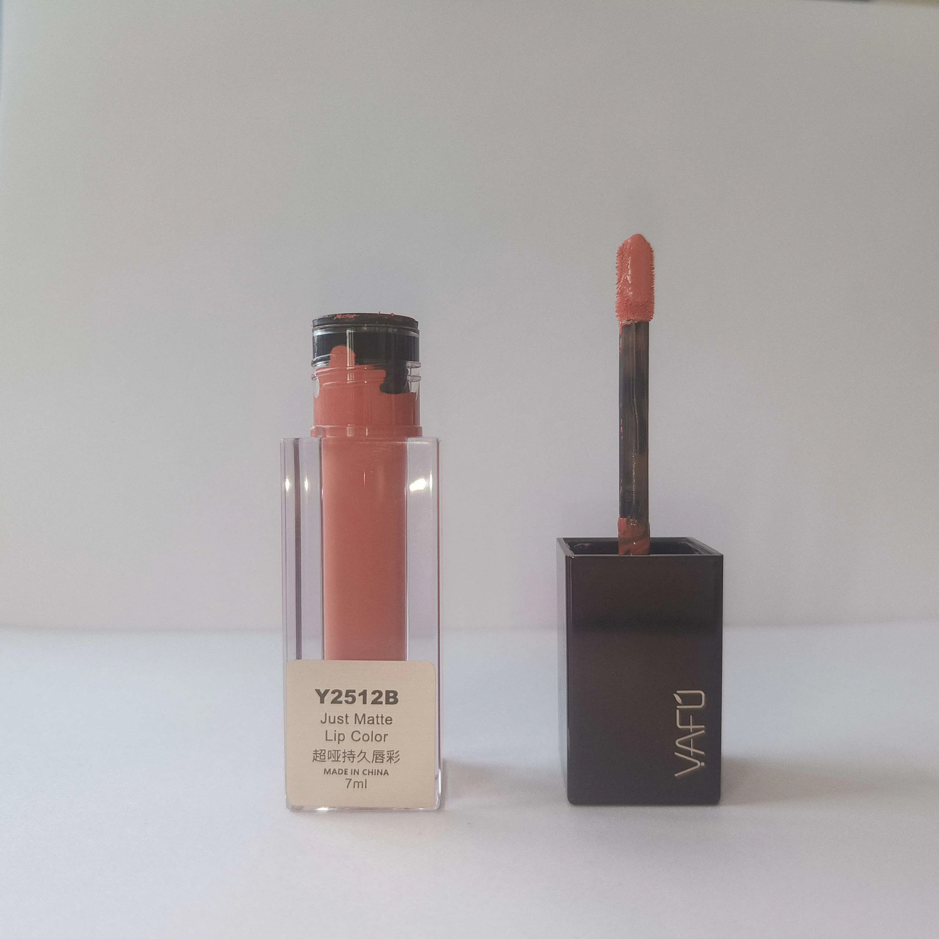 Absolute Matte Lipgloss with Customized Ingredients for Unique Look