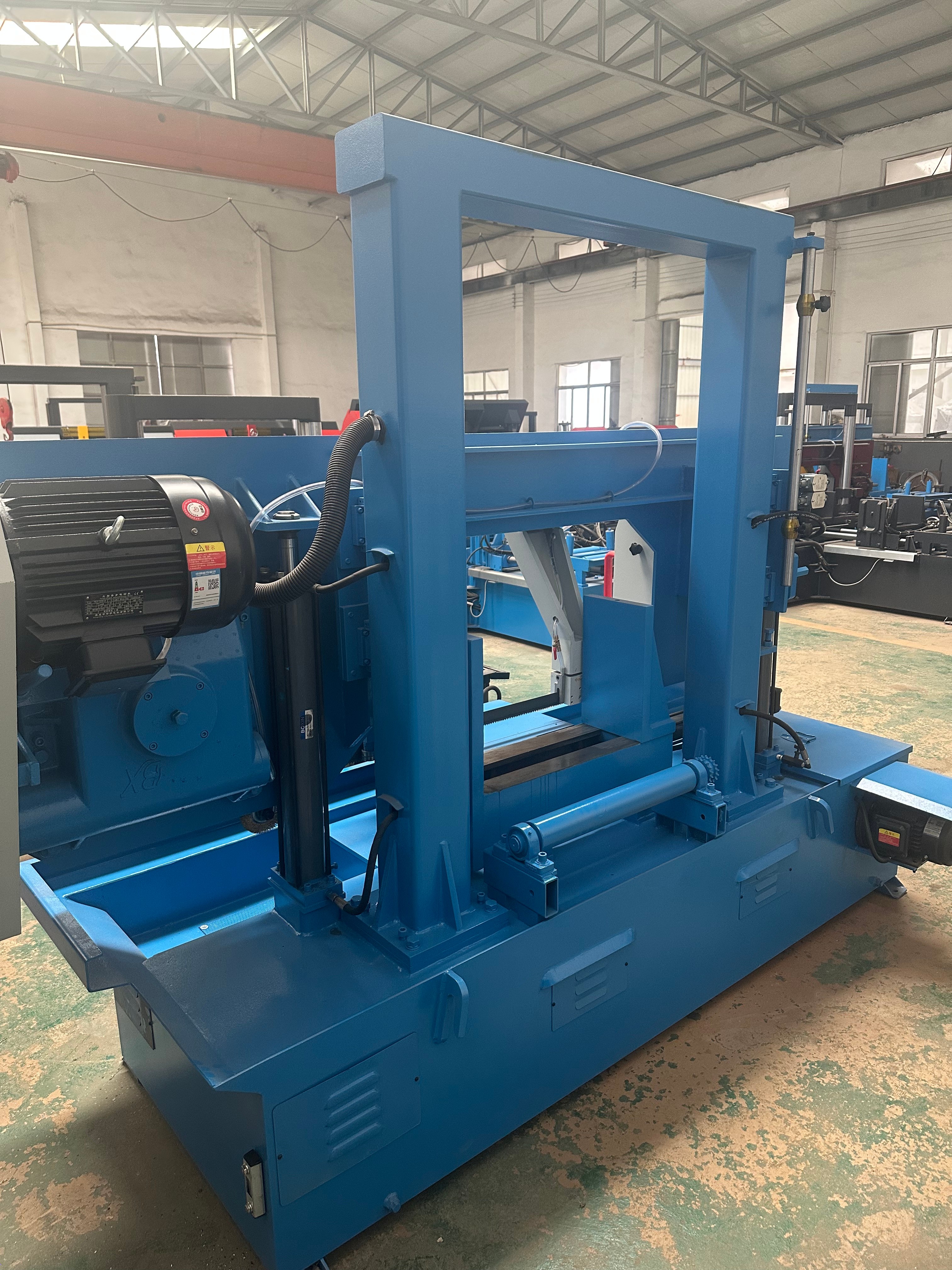 Ленточная пила по металлу ручная гидравлическая промышленная