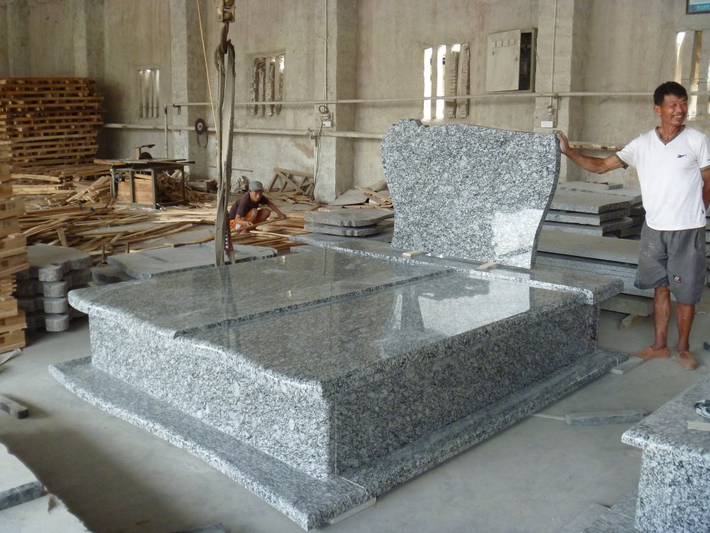 Customized Granite European Memorial Tombstone Gravestone for Cemetery Material Cross Hand Carving, Machine Carving Memorial Monument Design