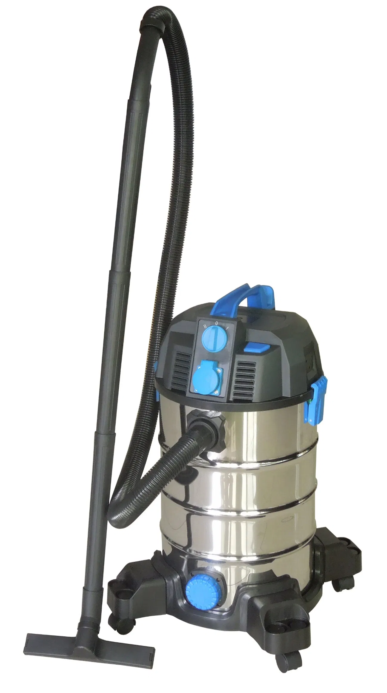 306-30L 1600W Vacuum Cleaner with Socket