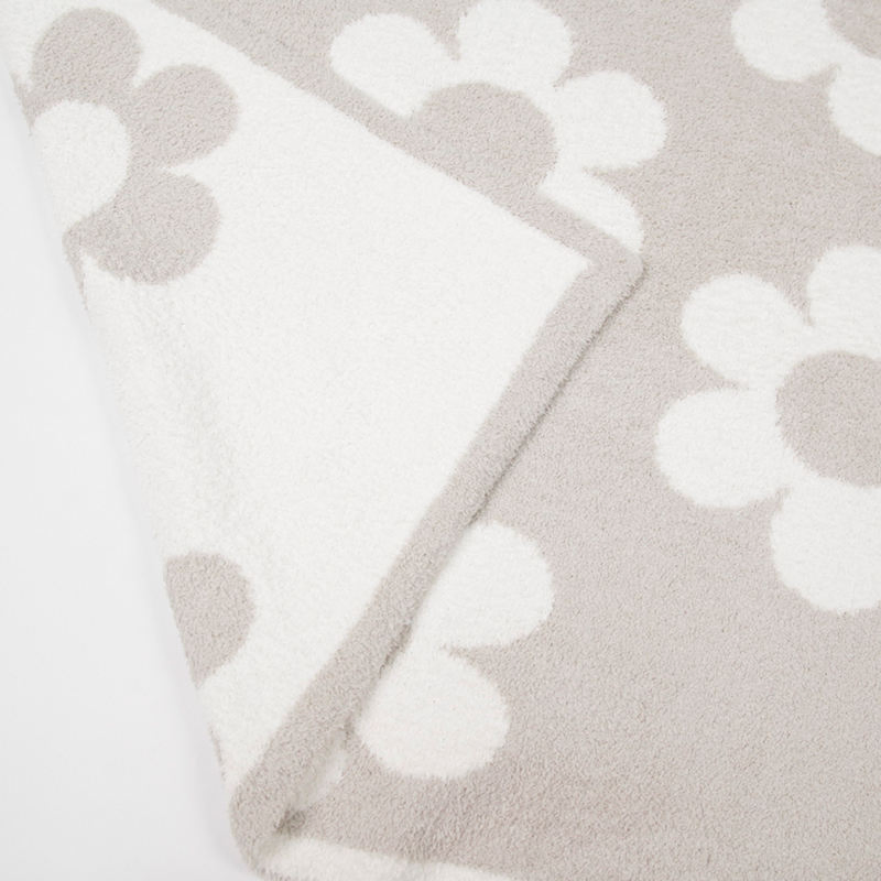 Плед вязаный 50x60 см, микрофибра, коричневый с цветами