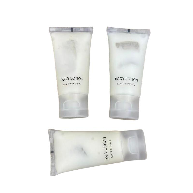 Wholesale Green Tea Extracts Hotel Toiletries Set Shampoo Conditioner Body Lotion Shower Gel Custom Logo Available
