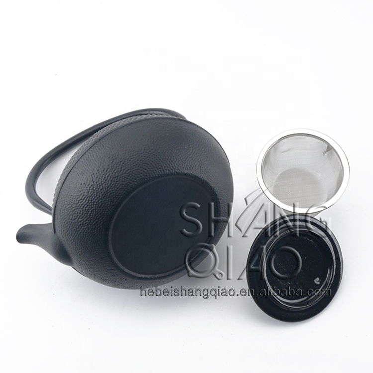 Чугунный чайник с рельефным узором, 0.9 л