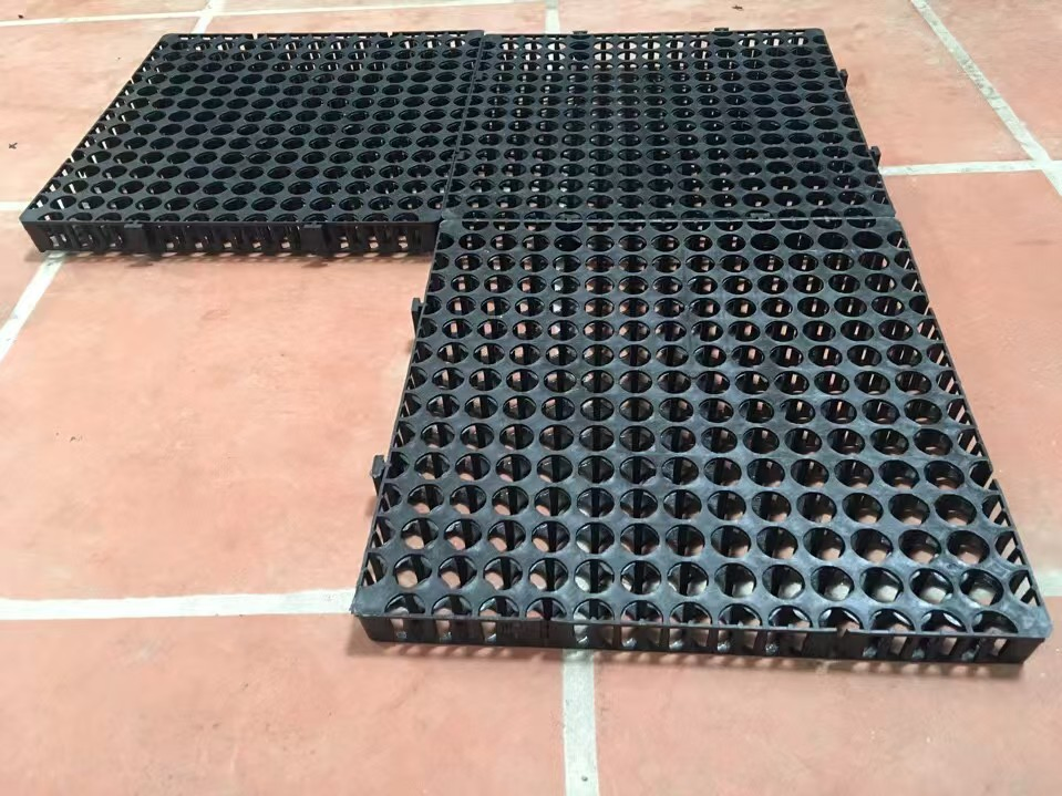 500 X500mm Drainage Cell PP Plastic Drainage Cell for Soccer Field Black or Blue Color