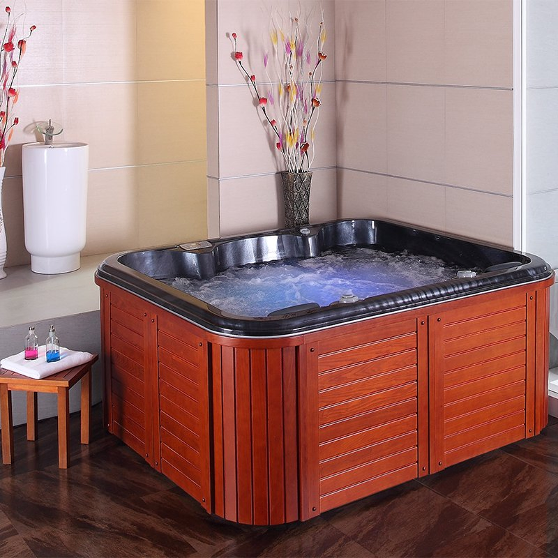 Гидромассажная ванна SPA с ТВ для сада