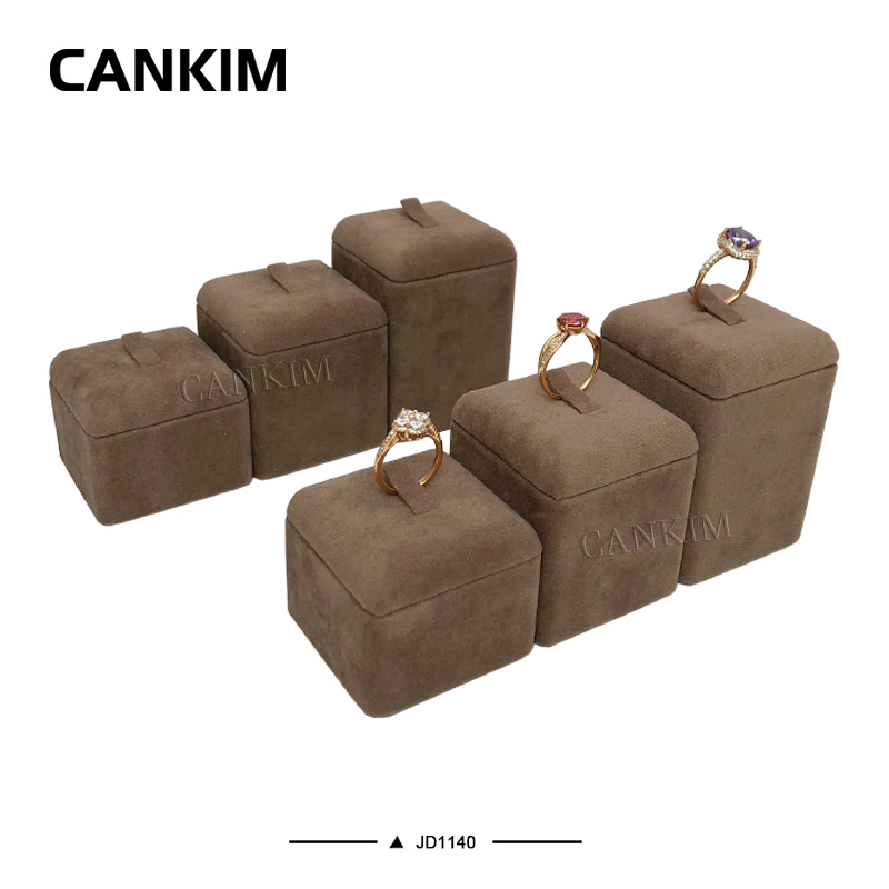 Manufacturer Wholesale Brown Jewelry Display Props Jewelry Stand Rings Jewelry Display Stands for Show