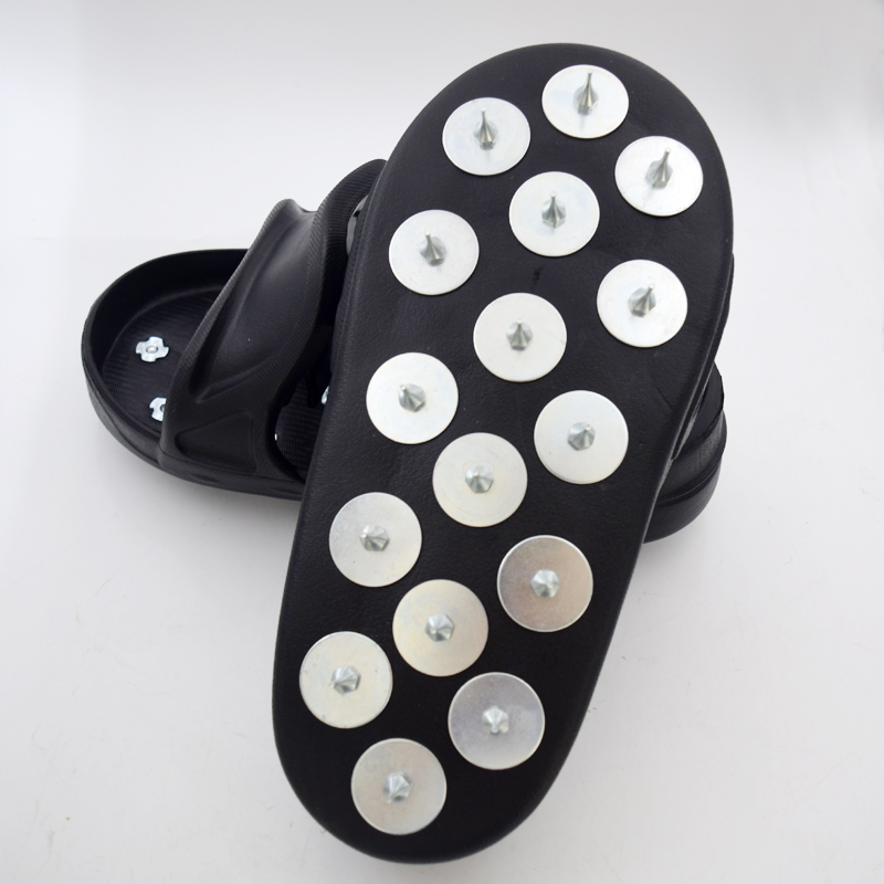 Шипованные башмаки для эпоксидных полов