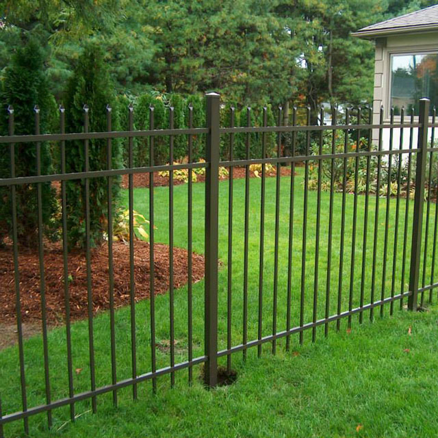 China Supplier Black Metal Tubular Backyard Cast Iron Fence