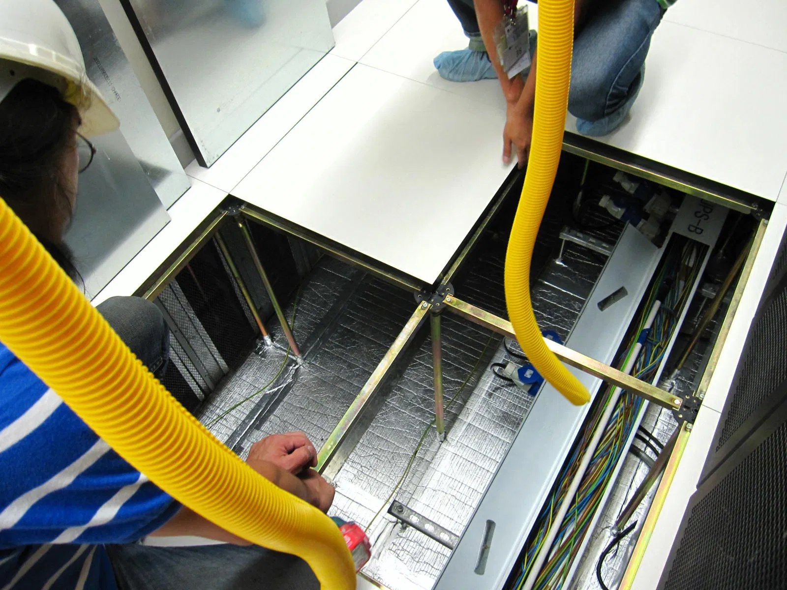 Fire-Proof, Anti-Pollution Ceramic Calcium Sulphate Raised Access Floor for Offices, High-Grade Intelligent Building, Meeting Room, Audio-Visual Teaching Room