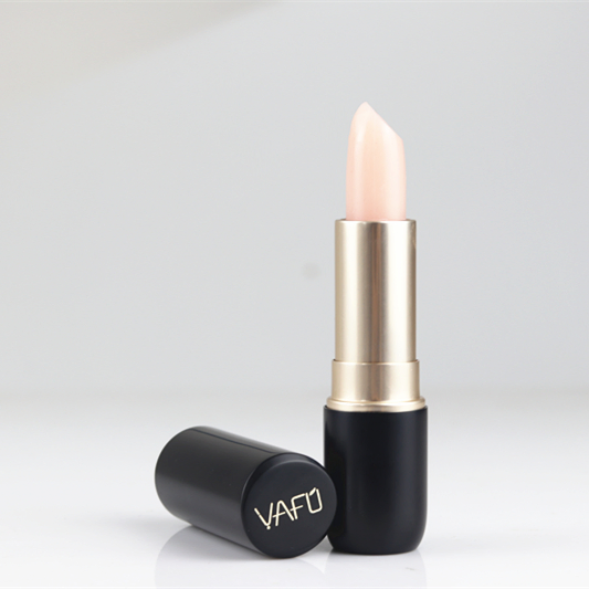 Customizable Natural Lip Balm for a Glossy Shine