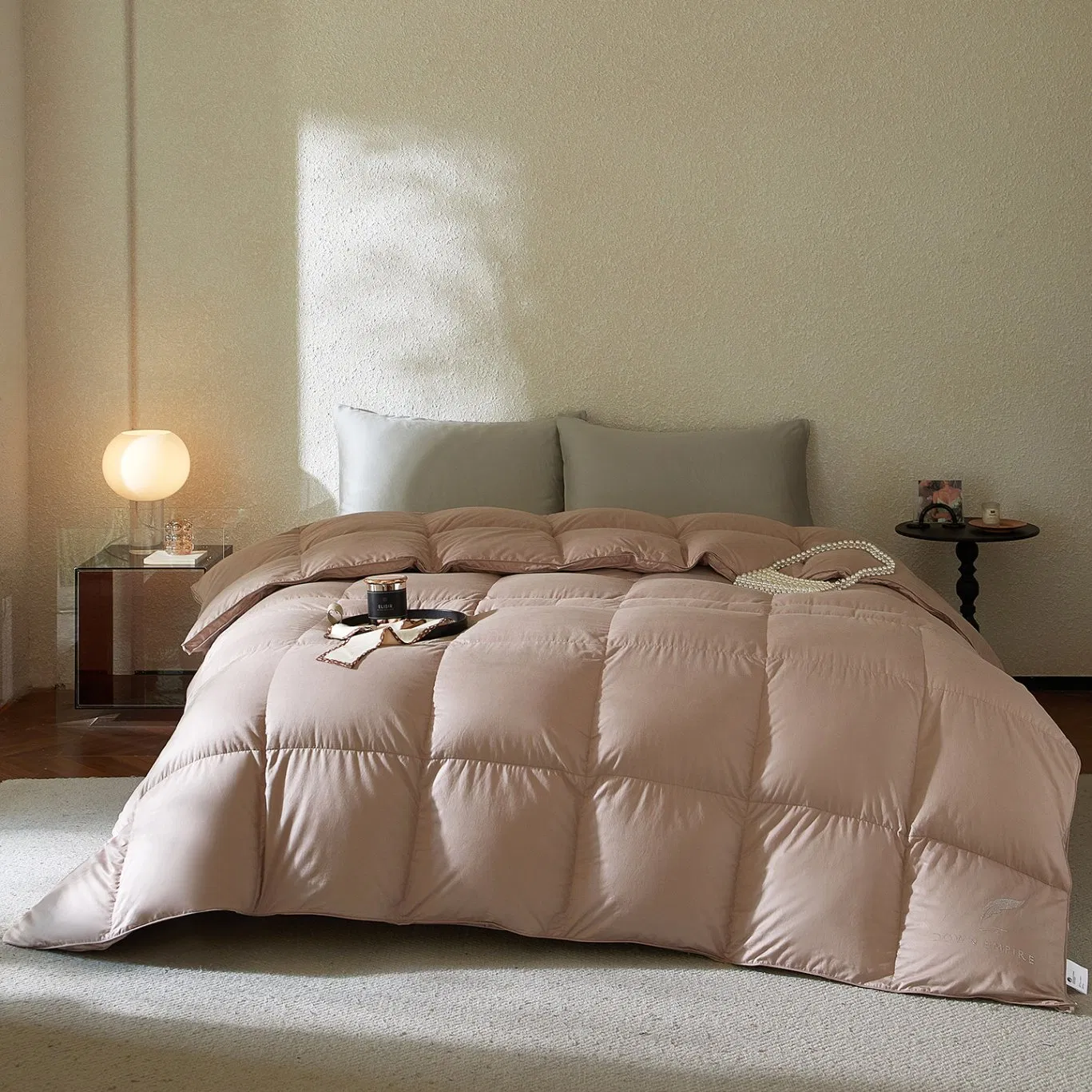 Luxurious Hotel Home Textile Ultra Soft 95 White Goose Down Duvet Comforter Insert Skin-Friendly Bedding Quilt for Winter