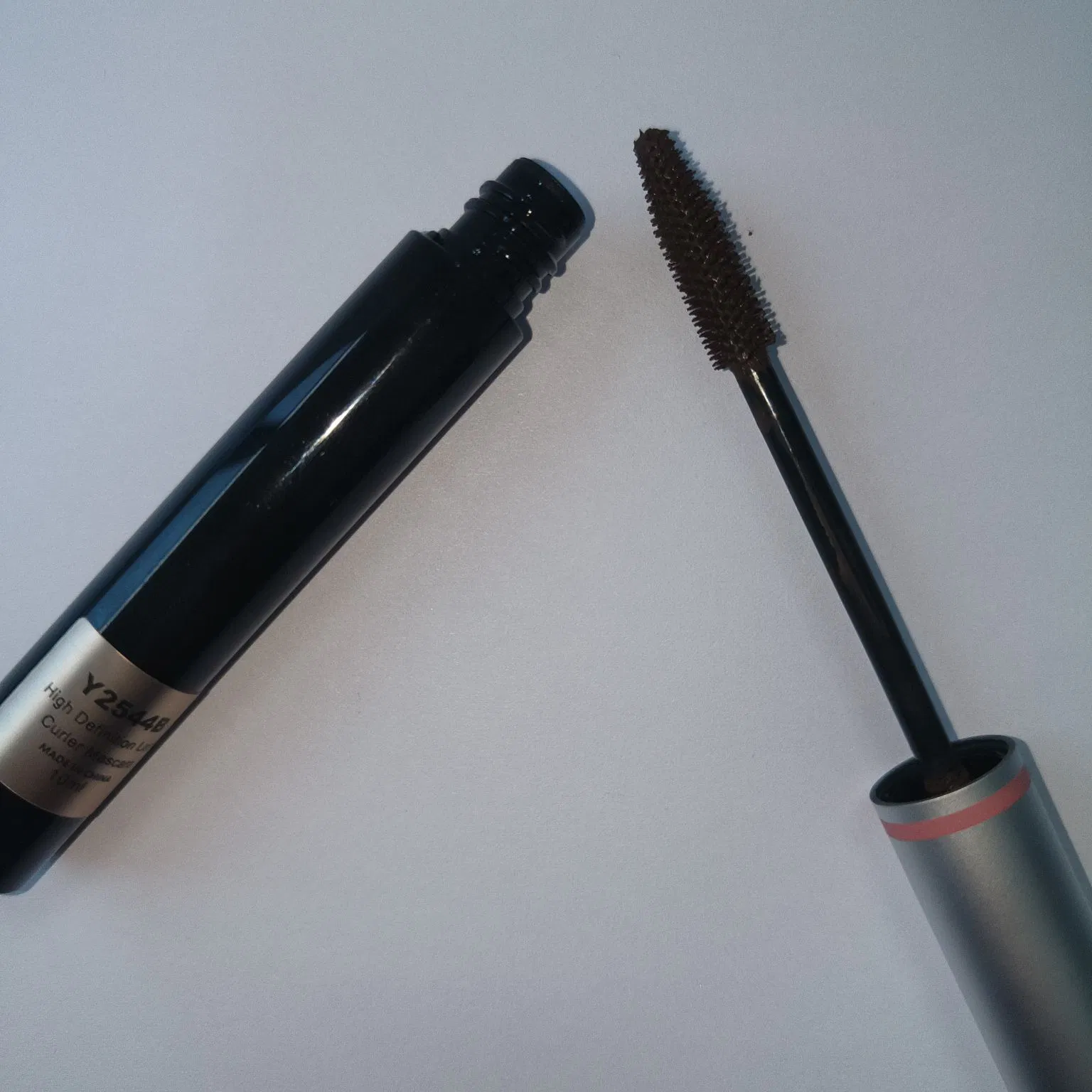 All-Day Wear Black Mascara for Stunning Voluminous Lashes