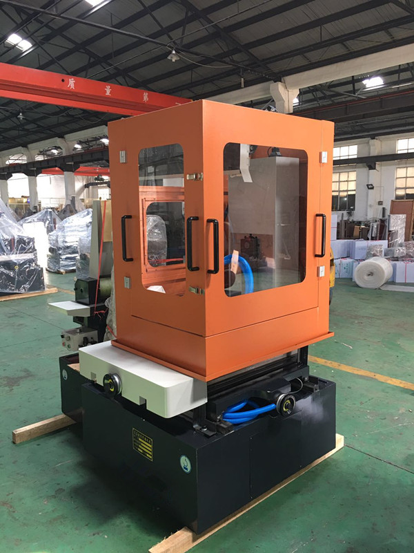 Ленточная пила по металлу портативная для больших заготовок