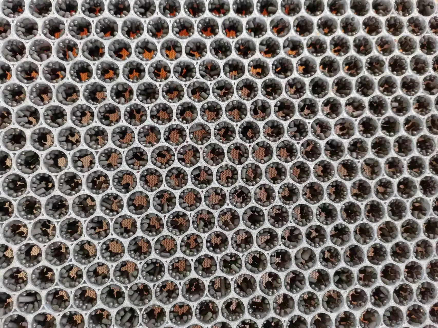Efficient Honeycomb Carbon Filter for Compact Home Appliances