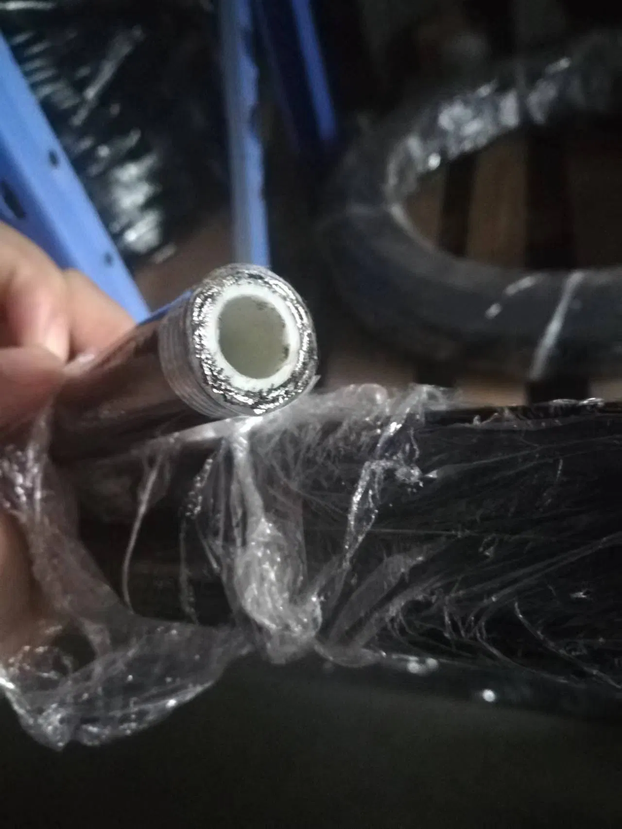 Гидравлический шланг SAE100 R7 маслостойкий