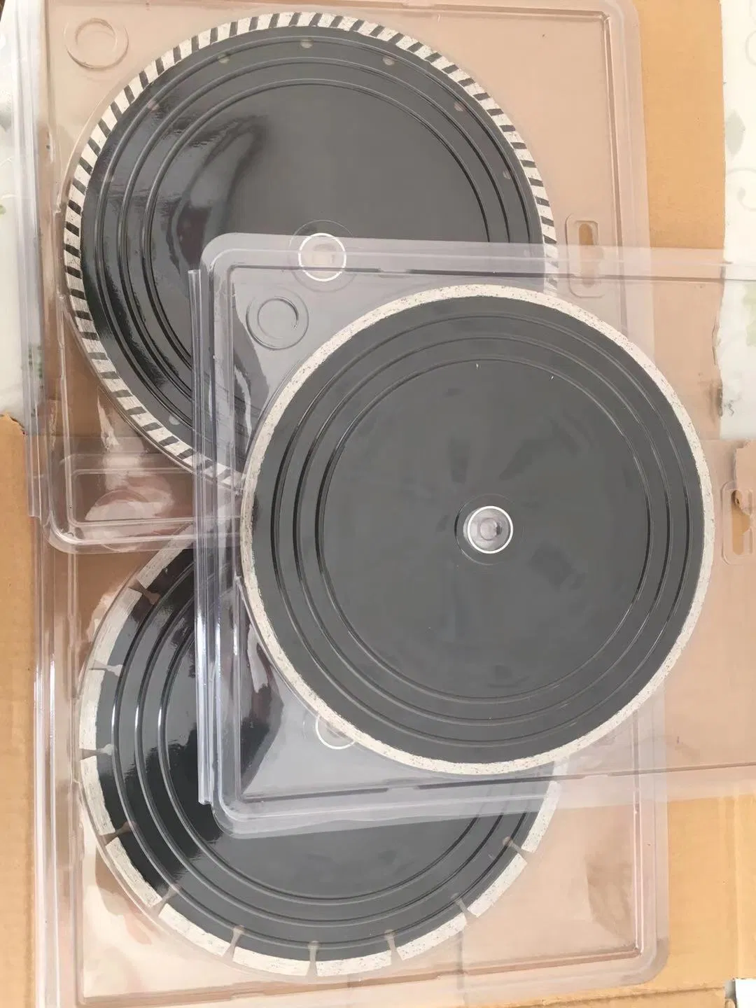 Cold Pressed Wet Cutting Diamond Saw Blade-Continuous Type Diamond Saw Blade