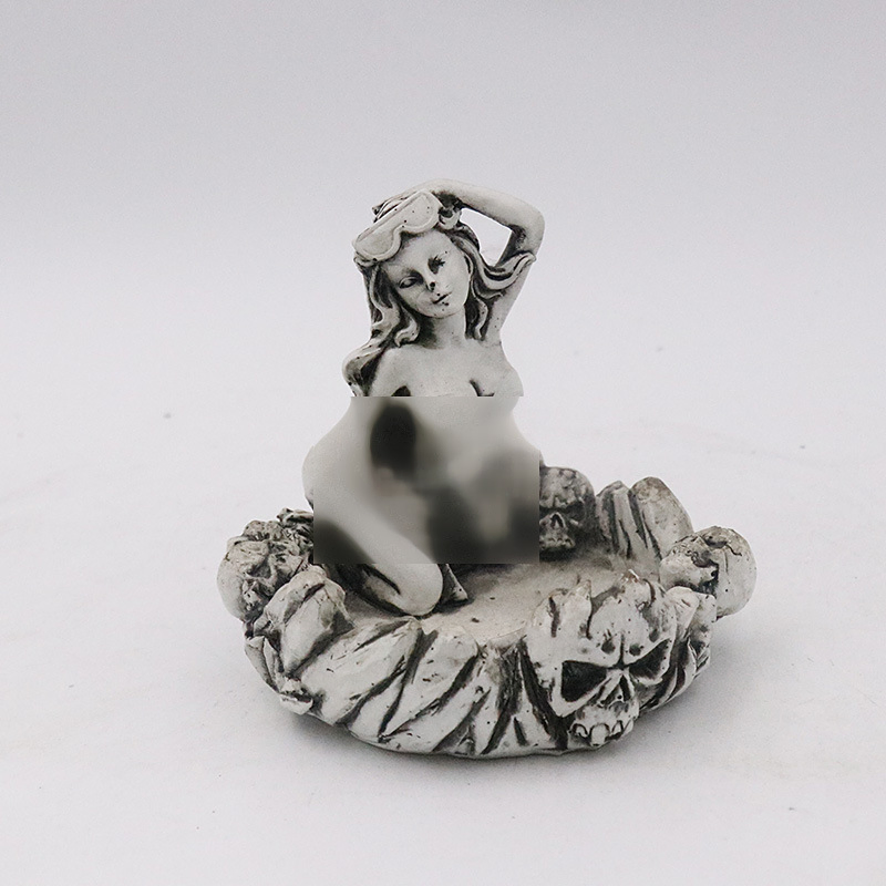 Hot Sale Cigarette Ashtray Personality Fashion Resin Sexy Skulls Resin Ashtray