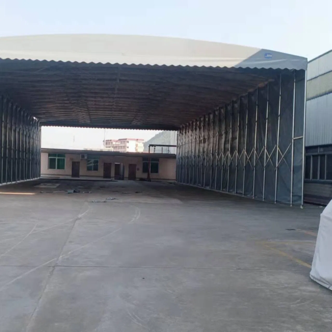 Eco-Friendliness Prefabricated Steel Structure 3s/4s Exhibition Shop for Car Showroom