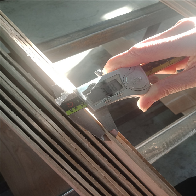 2.0mm Good Class Veneer Black Walnut Veneer One Board