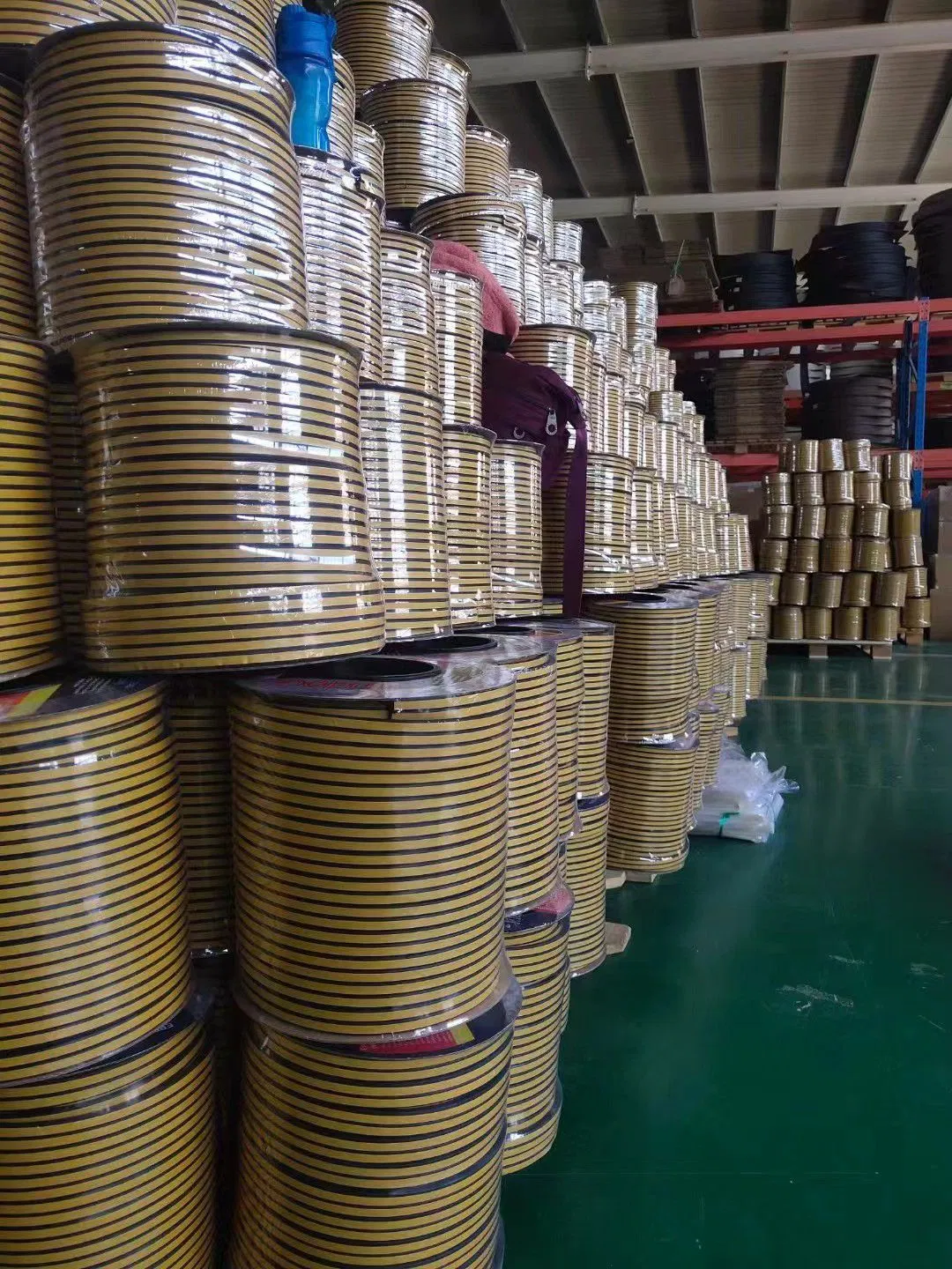 EPDM Foam Rubber Sealing Strip Adhesive Door Rubber Gasket