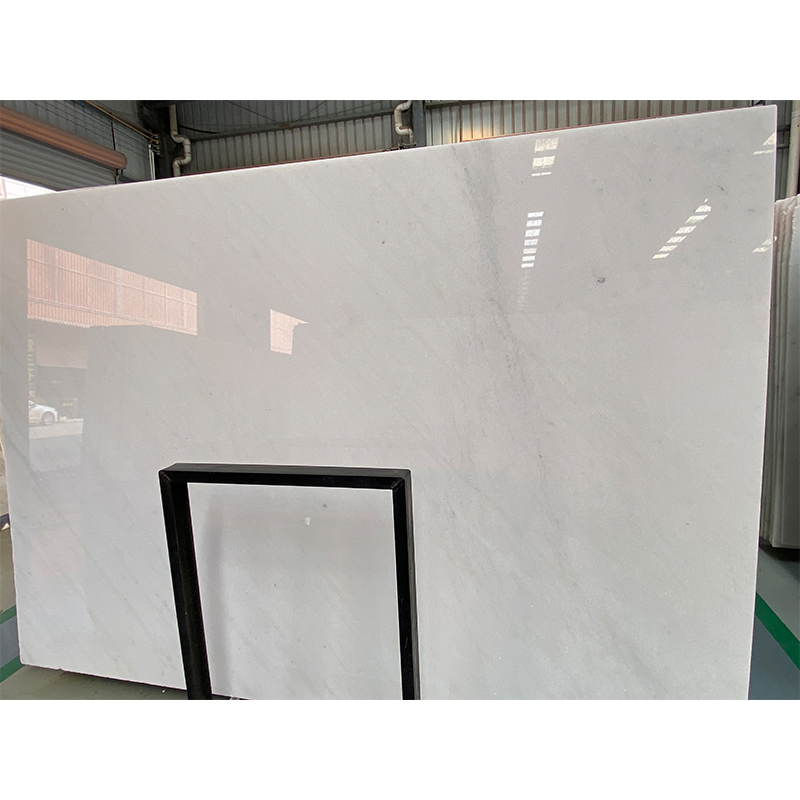 Polished Natural Stone China Statuario/Statuary White Marble Tiles/Slabs for Background/Flooring/Wall/Countertop/Indoor/Interior Decoration/Vanity Top Price