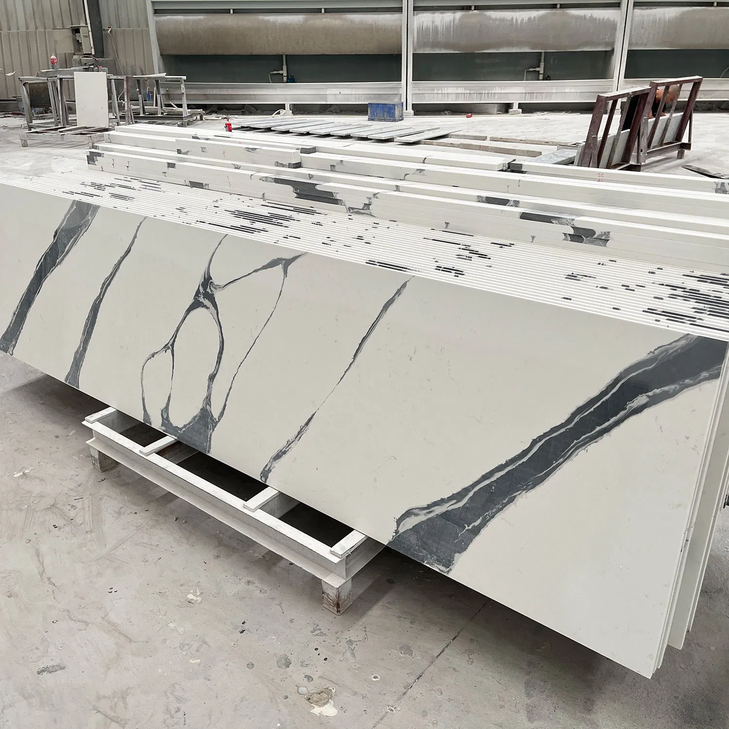 Customized Flat Edge Prefab Polished Calacatta White Quartz Slab Stone Kitchen Countertop