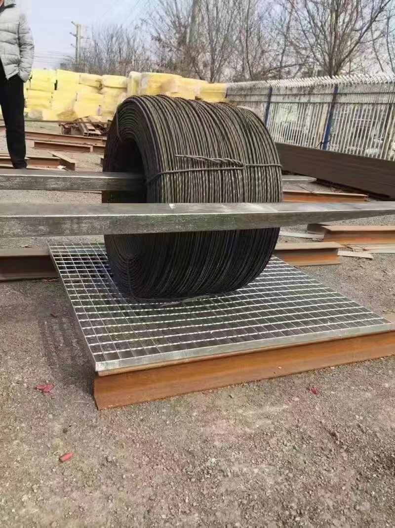 Heavy-Duty Plug-in Steel Grating for Industrial and Commercial Use