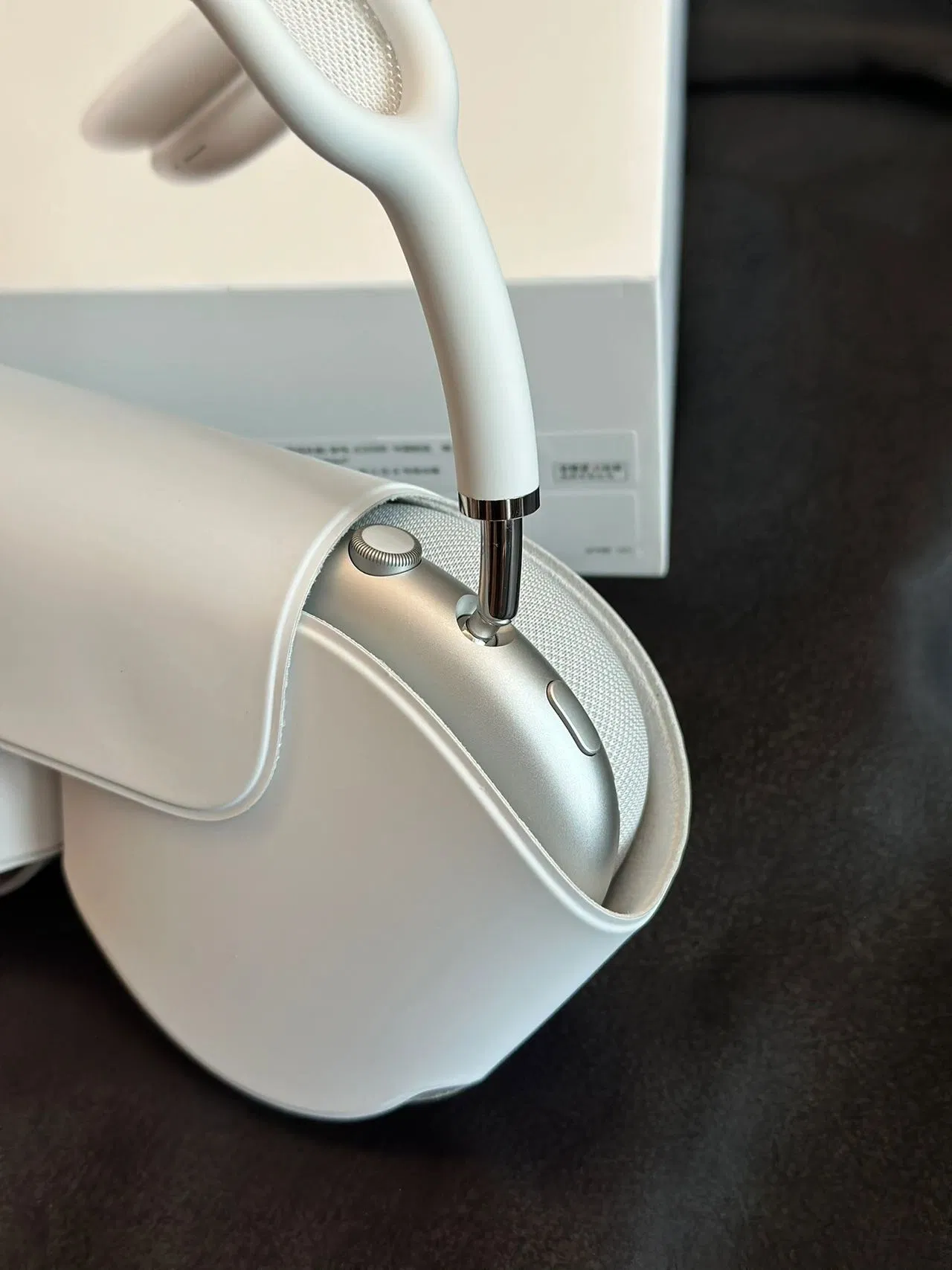 Popular Products Bluetooth Earphone Factory Sale Earbuds Max Headphone with Anc Earphone Transparency Noise Reducing Sports Earphones Noise Reduction