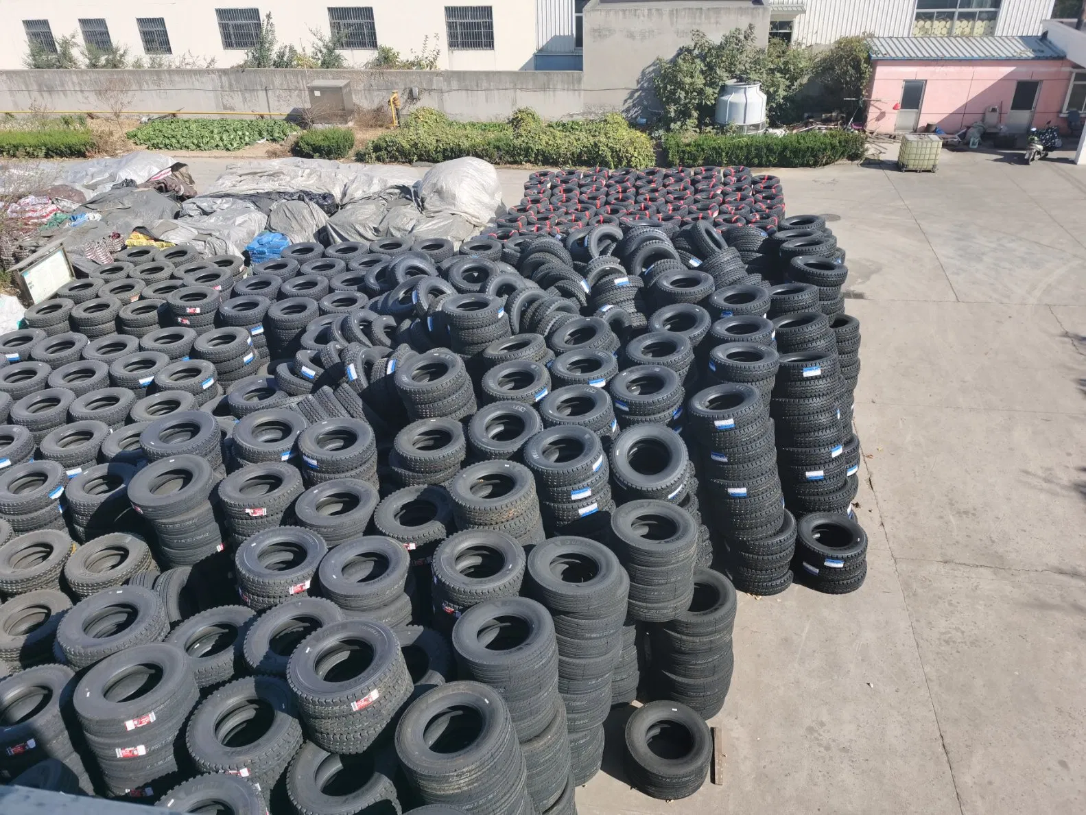Шина грузовая радиальная 1000R20 TBR/PCR/OTR