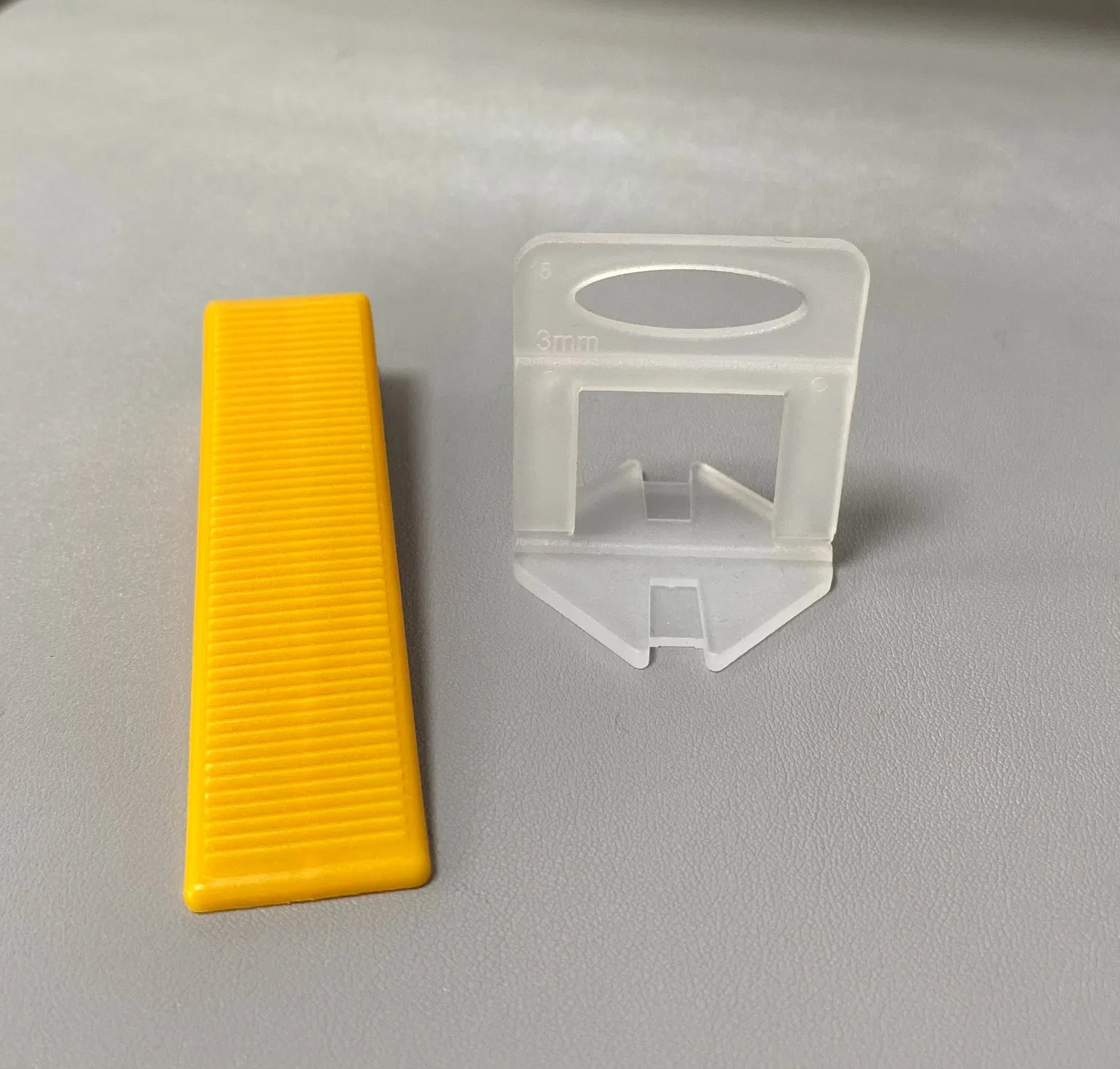 100PCS Tile Leveling Clips, Designed for 3-12mm Thickness, ODM/OEM Options