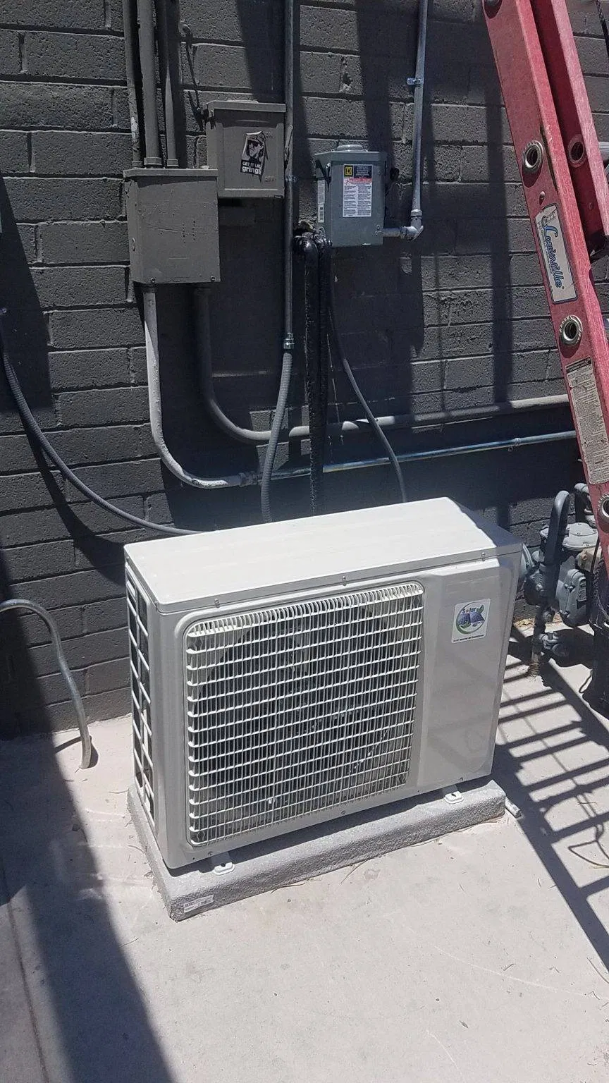 1.5HP 2HP 12000BTU 18000BTU Cooling and Heating off-Grid Solar Power Air Conditioner System