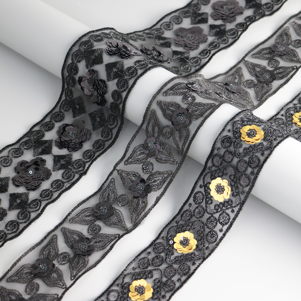 Лента черная с золотой отделкой вышивка блестками кружевом