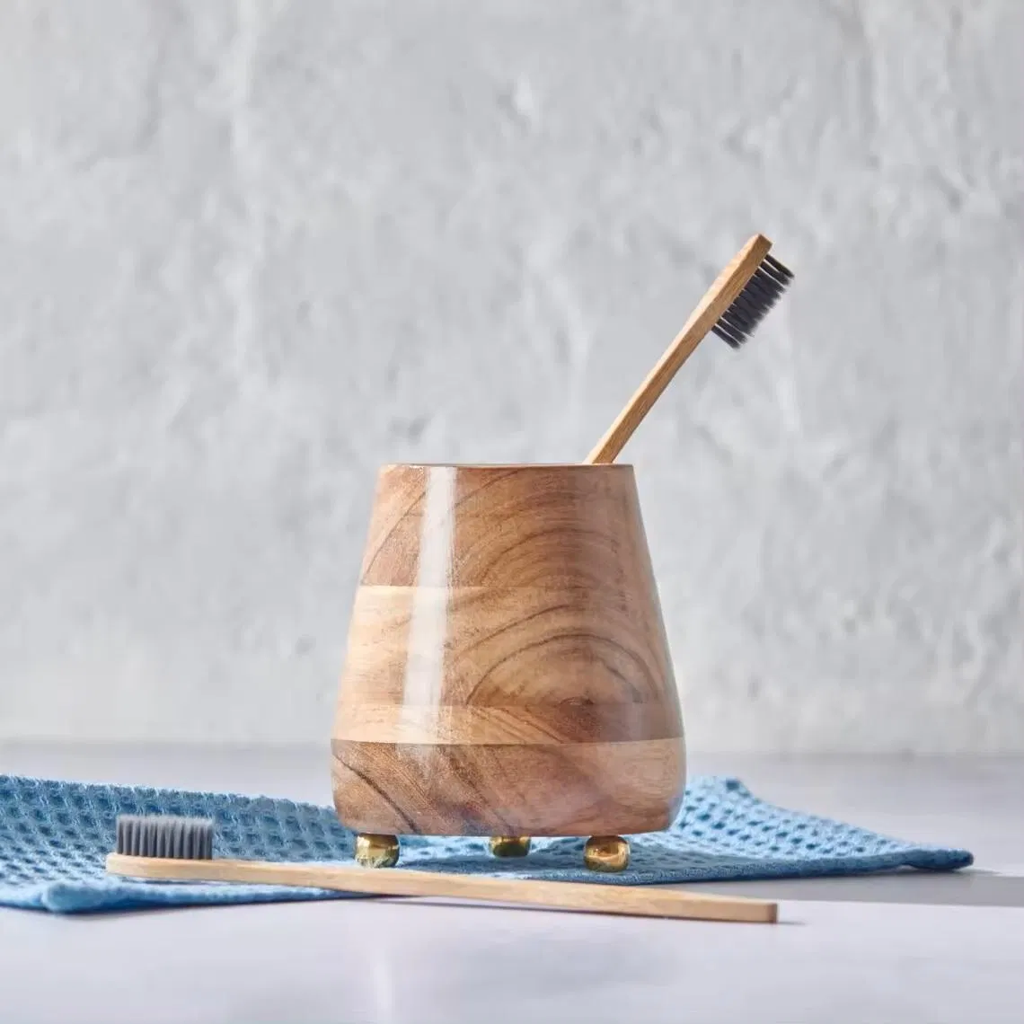 Round Acacia Wood Toothbrush and Toothpaste Holder Handmade Eco Bathroom Storage Rack Toothbrush Cup