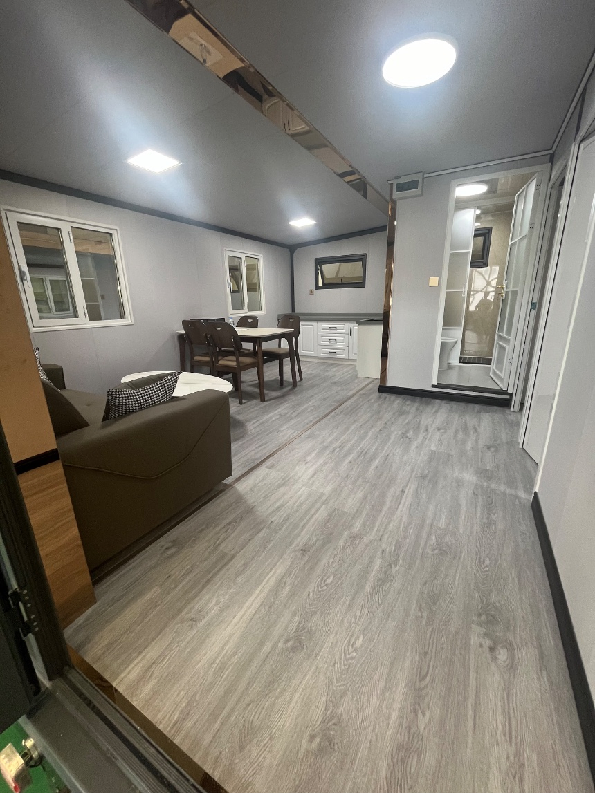 Prefabricated Luxury Residences Foldable and Expandable Container House