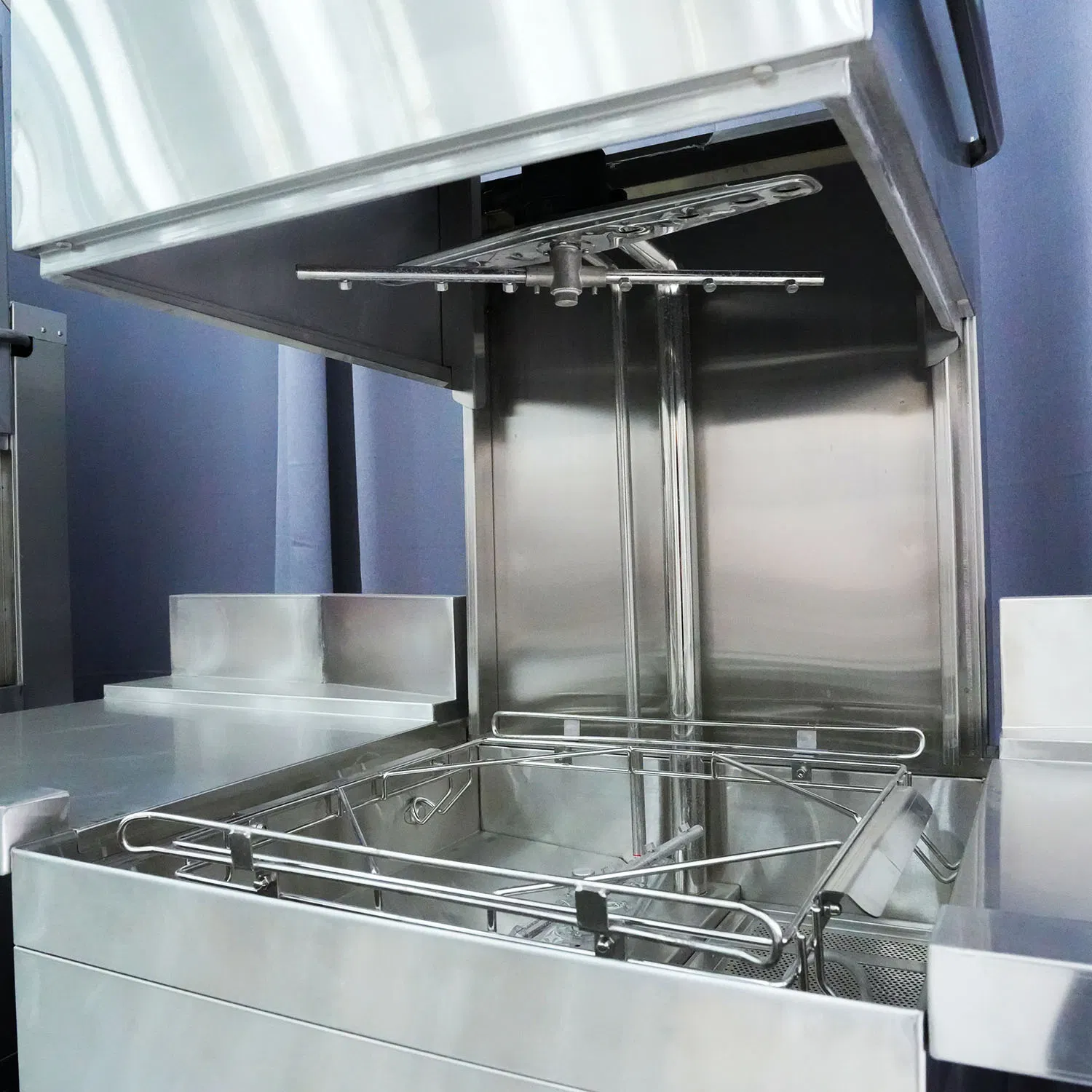 Tyra Tyle Dishwasher 60 Baskets for One Hour Hotels and Restaurants Use