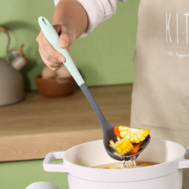 CT-27 Hot Selling Silicone Utensil Set with Wooden Handle Kitchenware Accessories