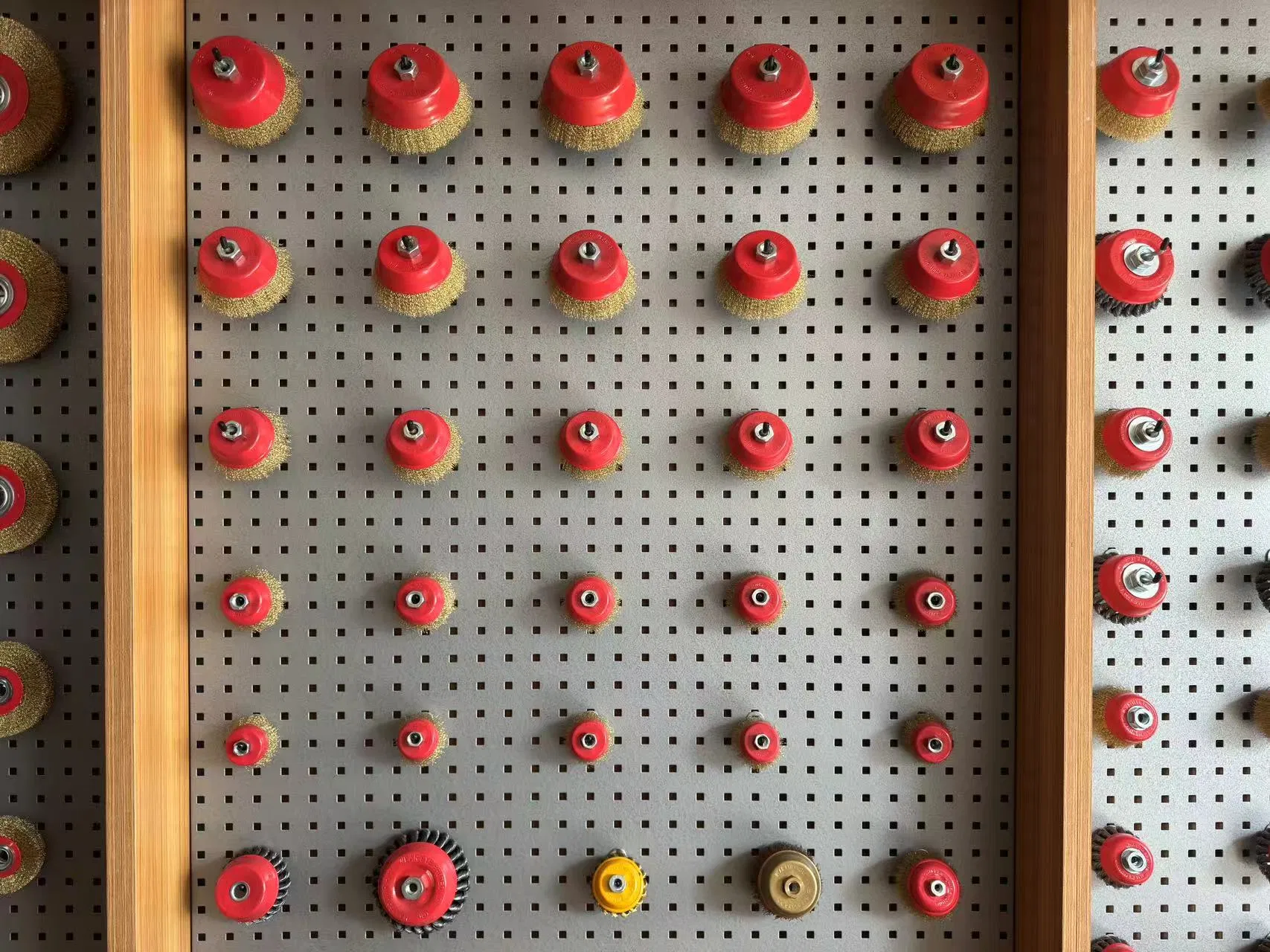 High Speed Crimped Wire Cup Brushes for Metal Cleaning