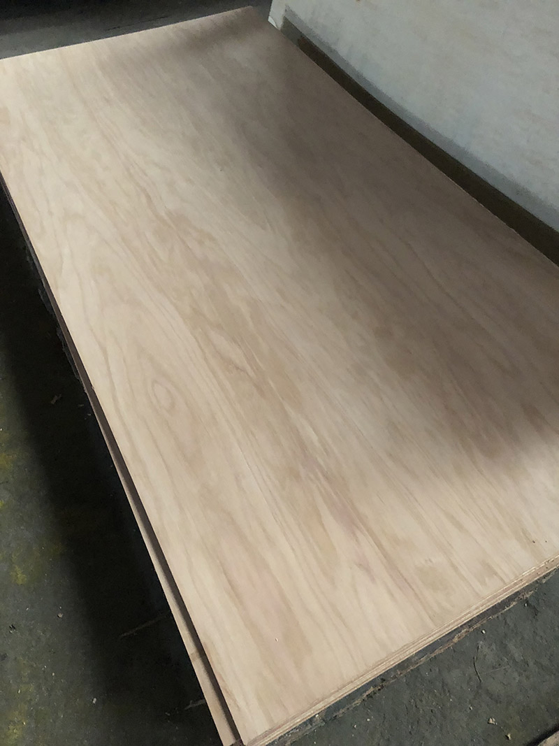 1220mm X 2440mm Pencil Cedar Plywood for Mexico