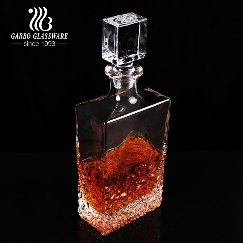 Stock Clear Custom Wine Decanters Vodka Glass Bottle Mix Liquor Bottles Glass Decanter Bottles Set with Lid