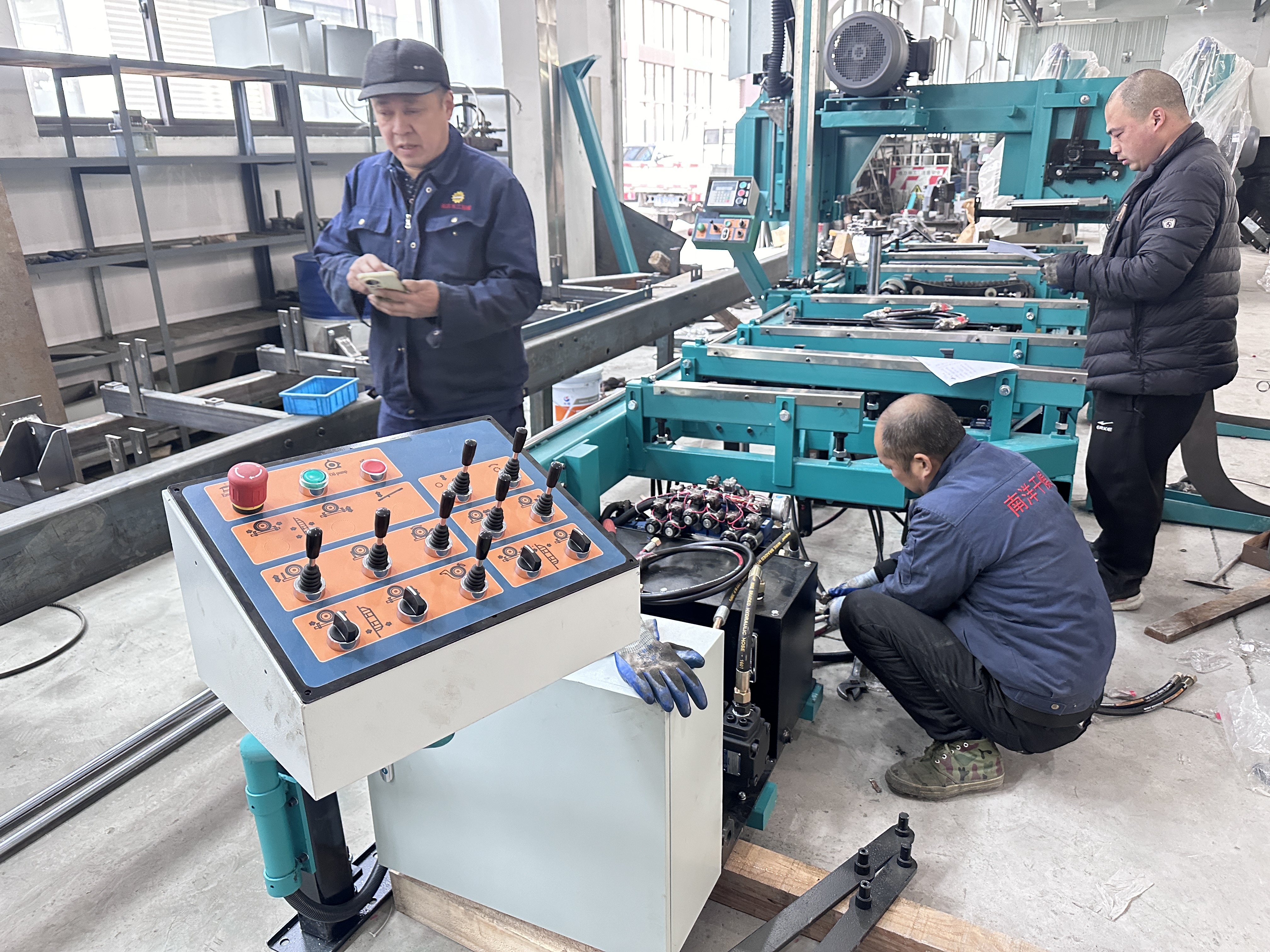 Ленточная пила по дереву горизонтальная популярная