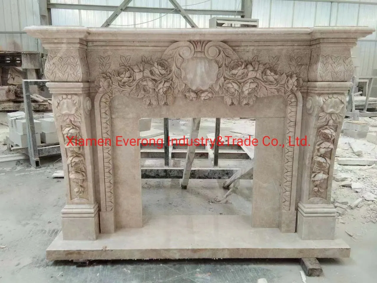 White Marble Stone/Limestone/Travertine Fireplace Mantel/Fireplace with Good Carving