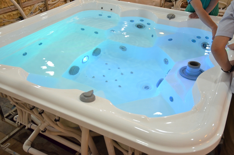 Гидромассажная ванна SPA на 6 человек для сада