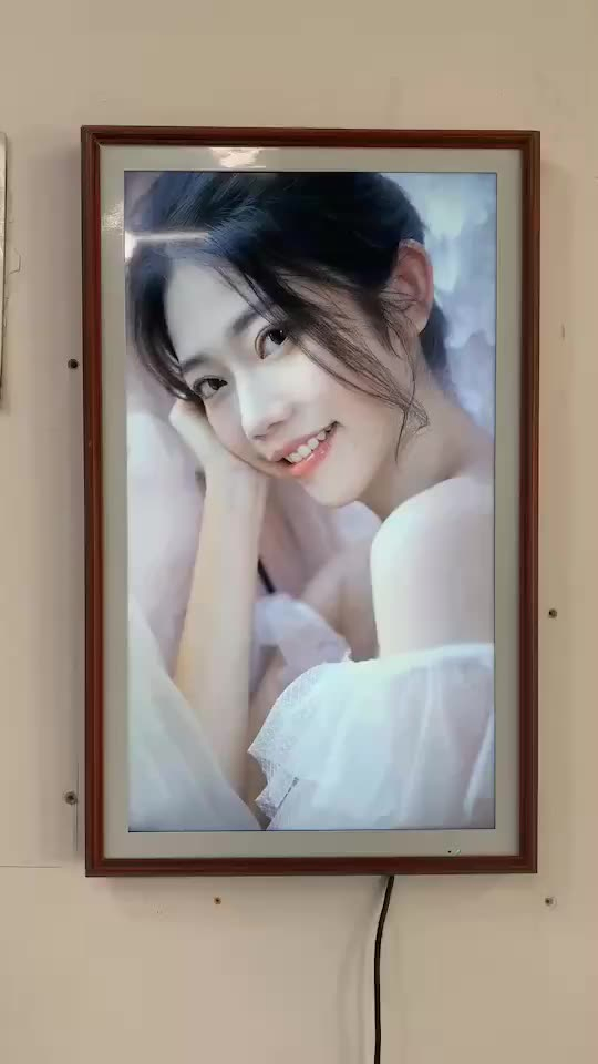 Intelligent Brightening Timing Shutdown Quad-Core Wall-Mounted Digital Photo Frame Digital Art Frame