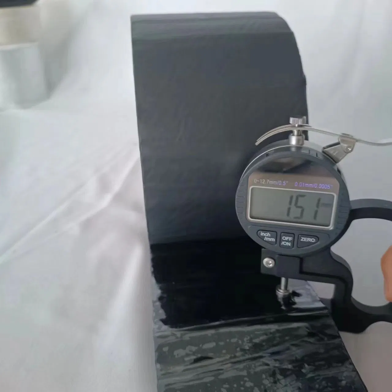 Strong Adhesive Bitumen Tape Tear-Resistant Band Waterproof and Non-Deformable