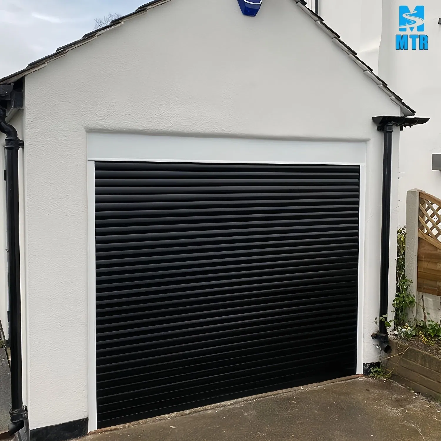 Exterior Installation Solid Side Plate Attractive Look Rolling Garage up Door