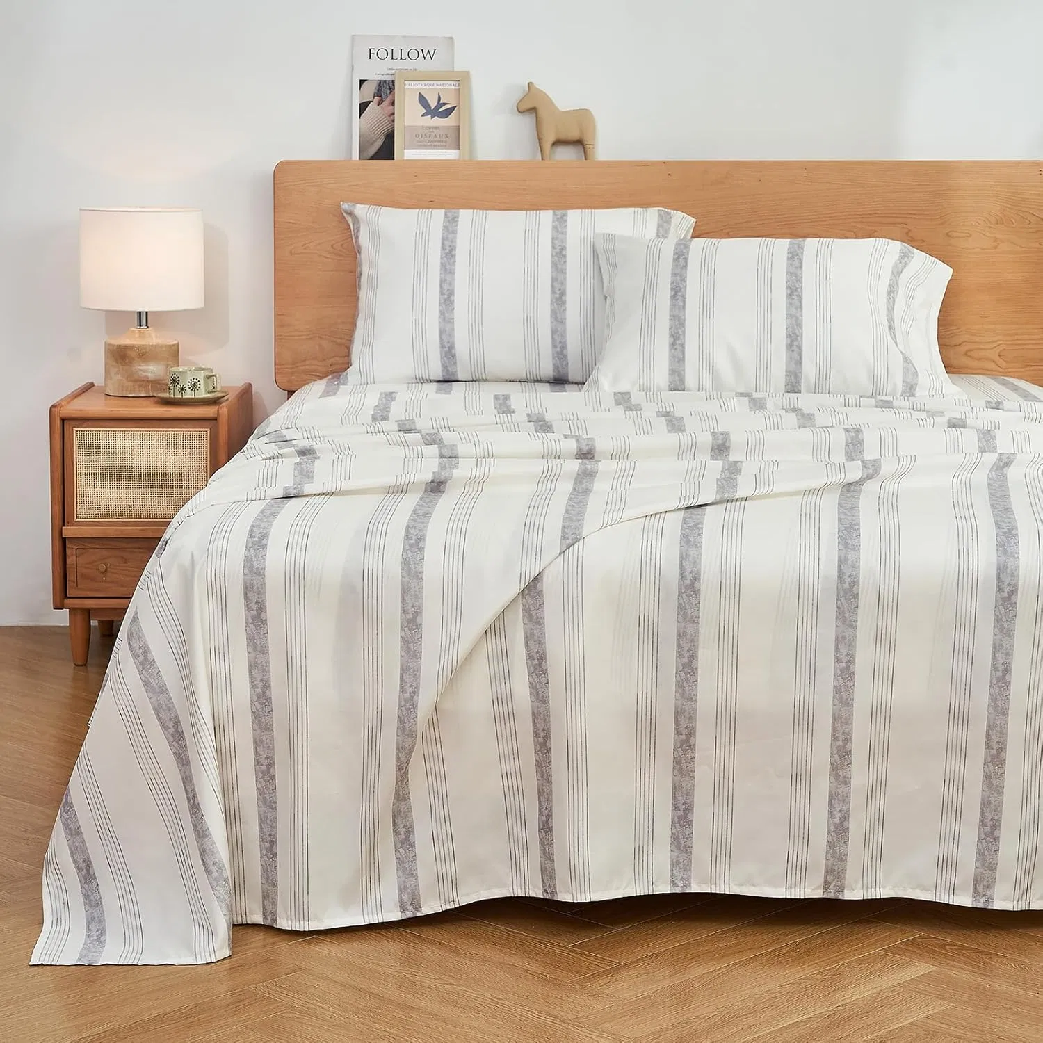 Microfiber Super Soft Queen Size Bed Sheet Set Cooling Sheets Luxury Hotel Style Home Decor Gift for Women Men