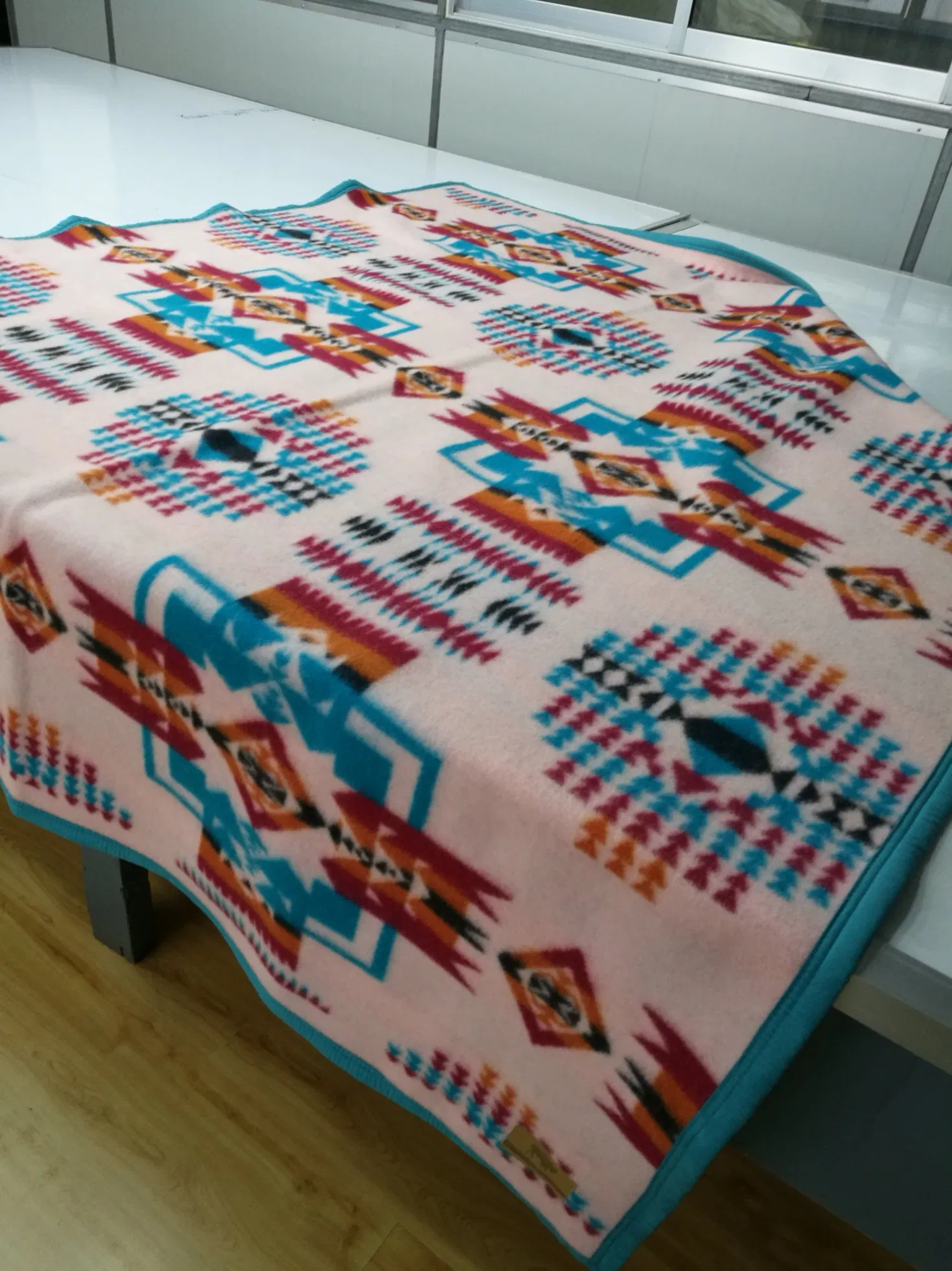 Wool Jacquard Warming High-End Blanket