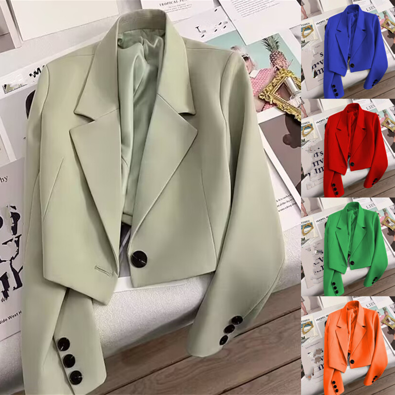 Блейзер женский весна-осень с лацканами на пуговице