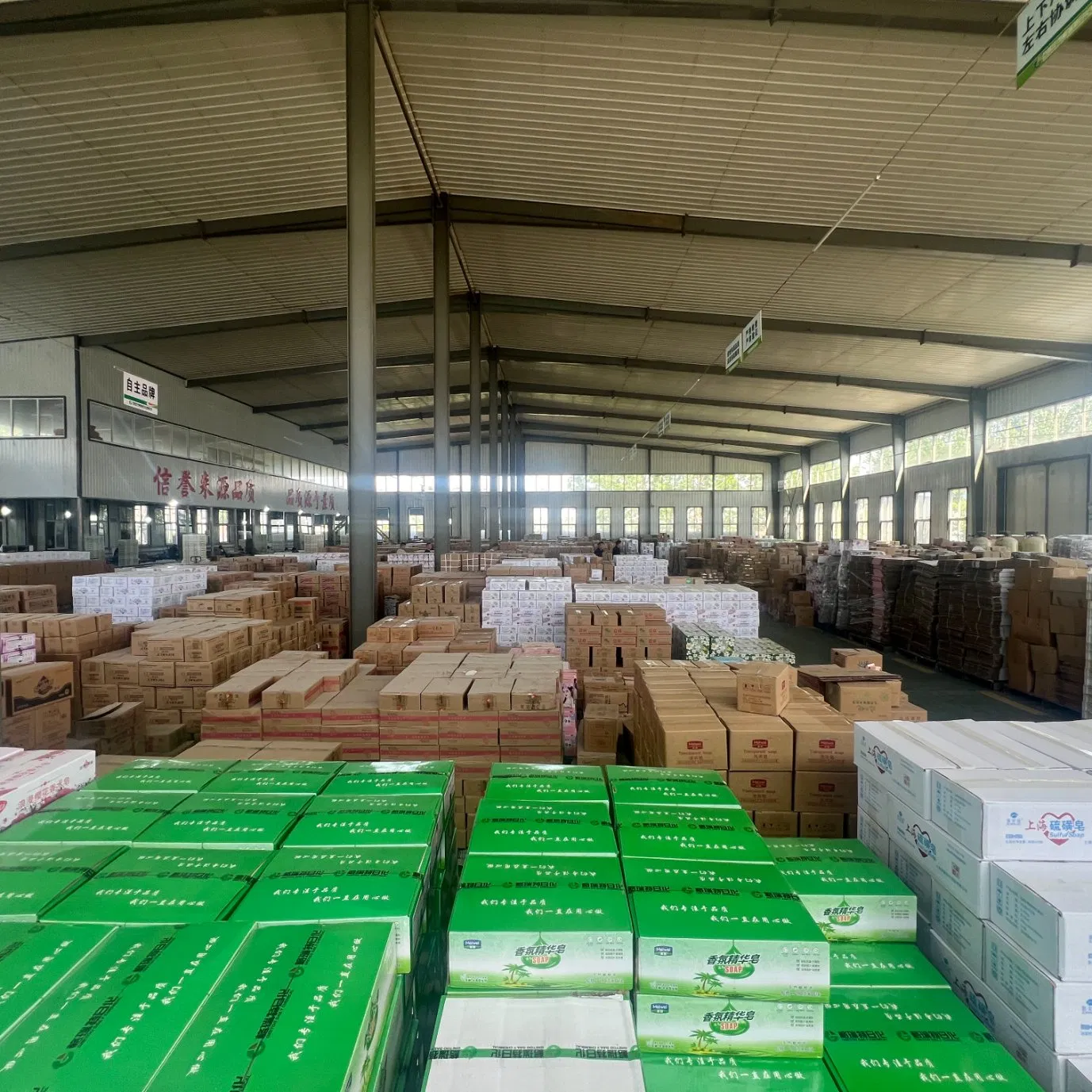OEM Manufacturer Directly Customizes Fragrances Colors Specifications for Washing and Laundry Soap